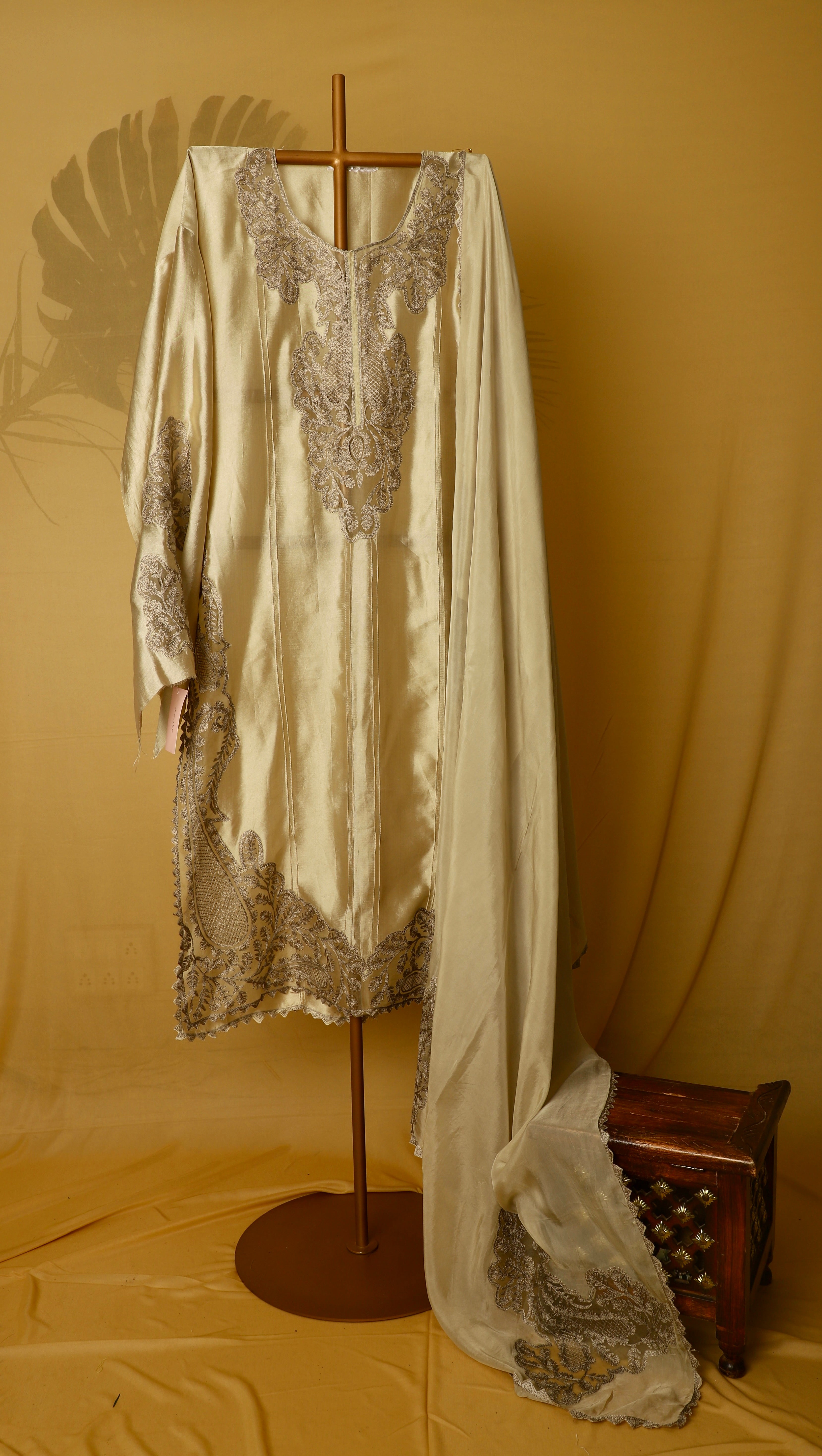 Vintage Champagne Ari Work Set