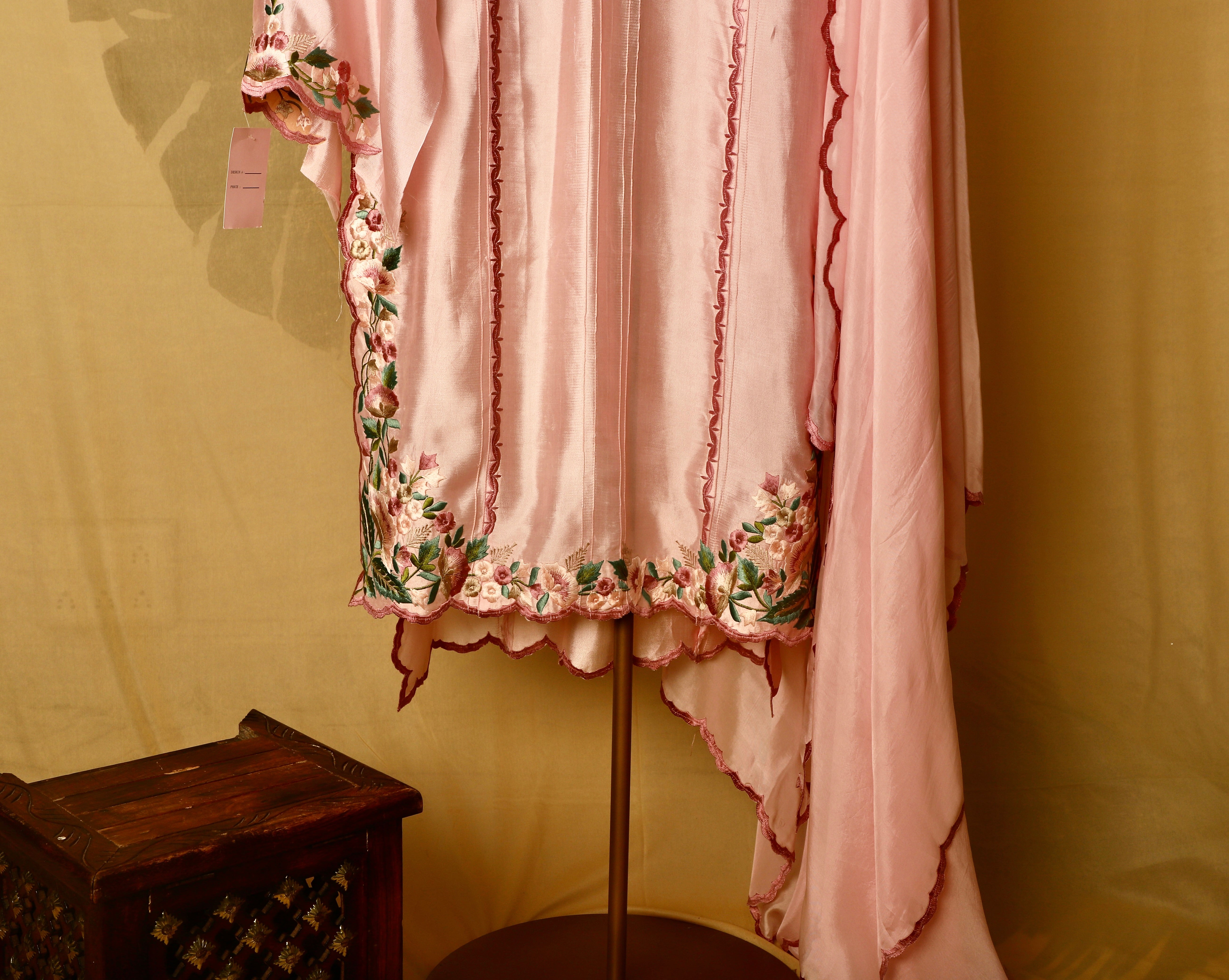 Blush Pink Shaded Parsi 3D Embroidery Set