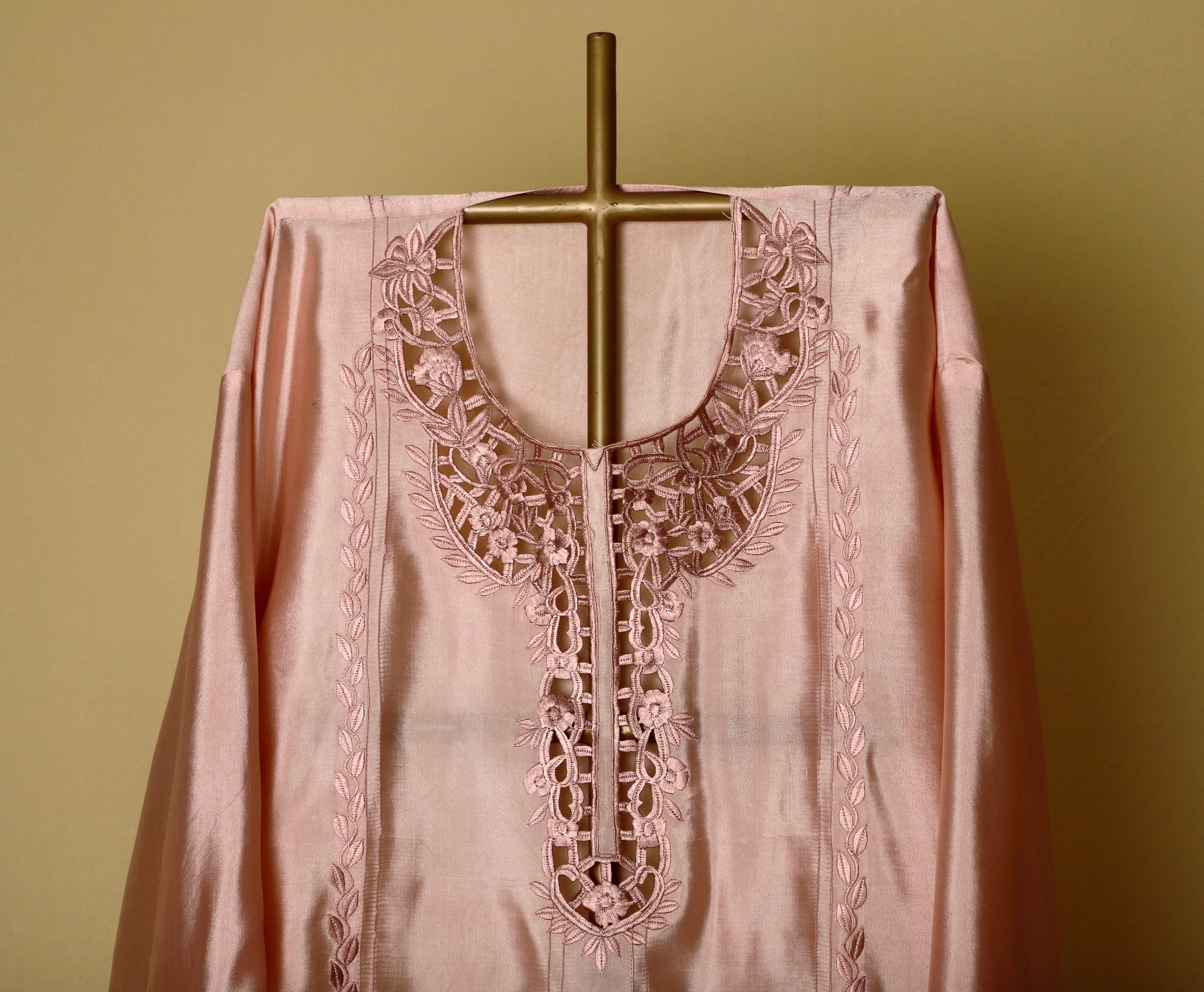 Vintage Rose Cutwork Co-ord Set (Semi-Stitched)