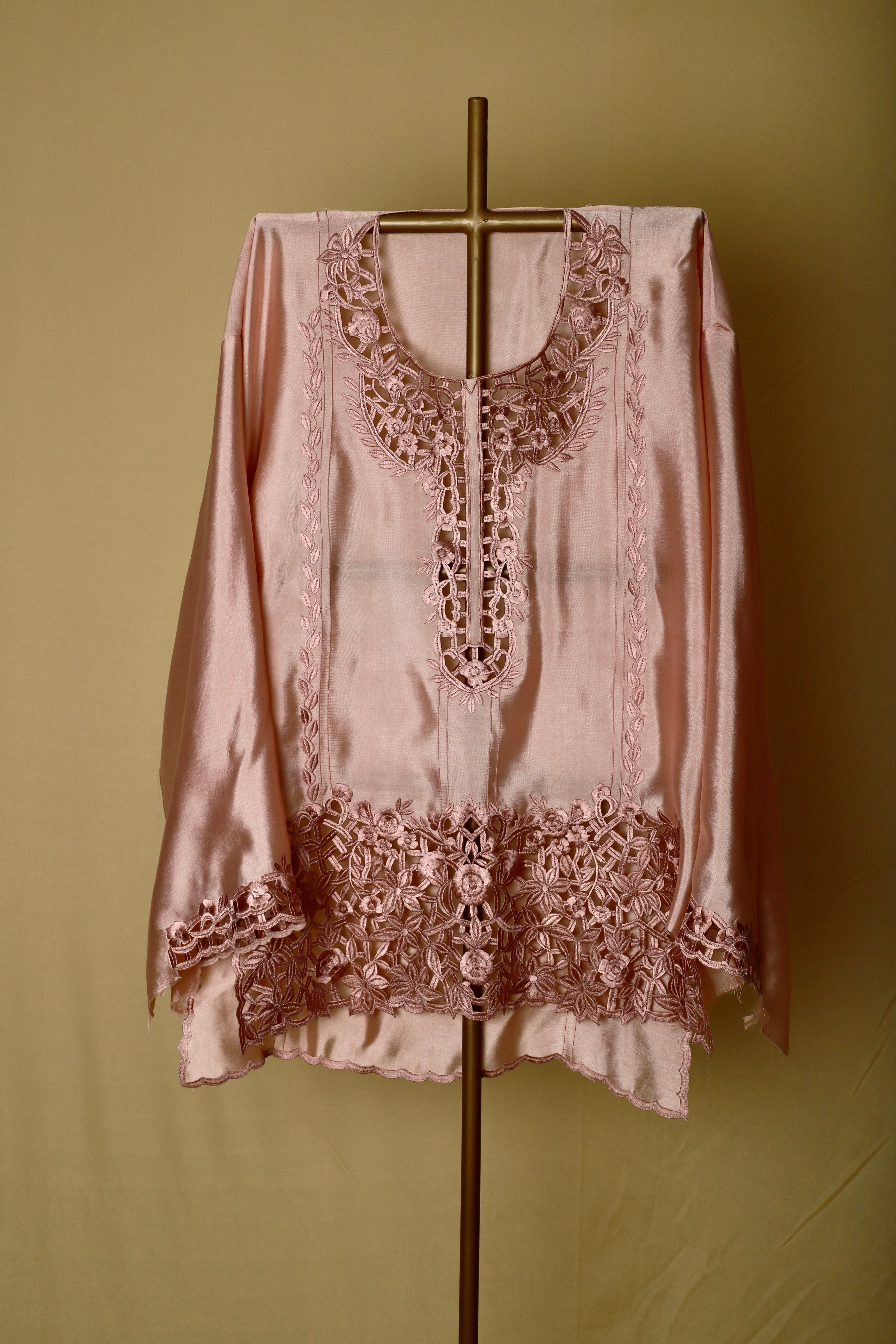 Vintage Rose Cutwork Co-ord Set (Semi-Stitched)